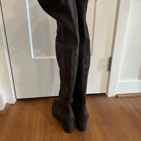 Stuart Weitzman Genna Suede Boots NWT - Picture 10 of 13